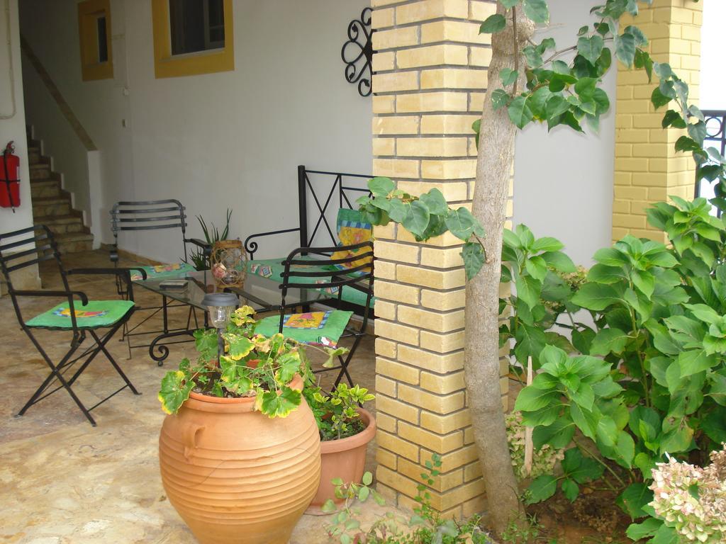Appartement Iron House à Ágios Geórgios Extérieur photo