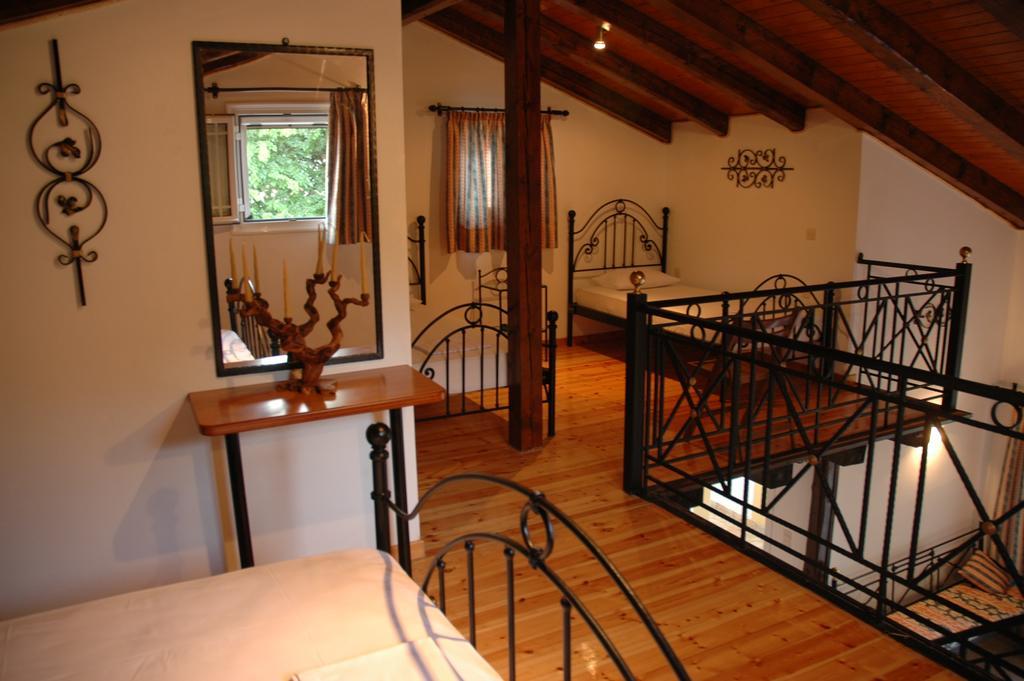Appartement Iron House à Ágios Geórgios Chambre photo