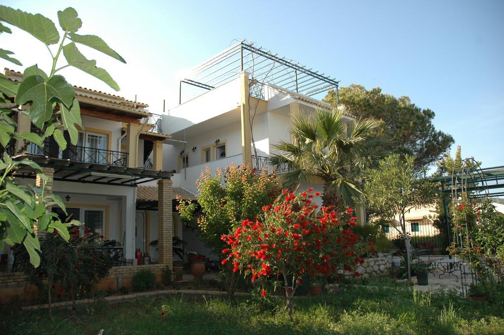 Appartement Iron House à Ágios Geórgios Extérieur photo