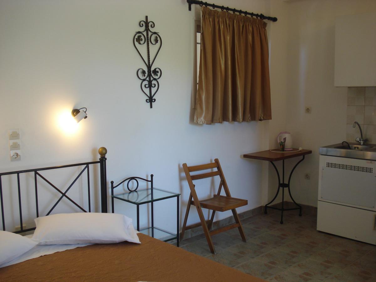 Appartement Iron House à Ágios Geórgios Extérieur photo
