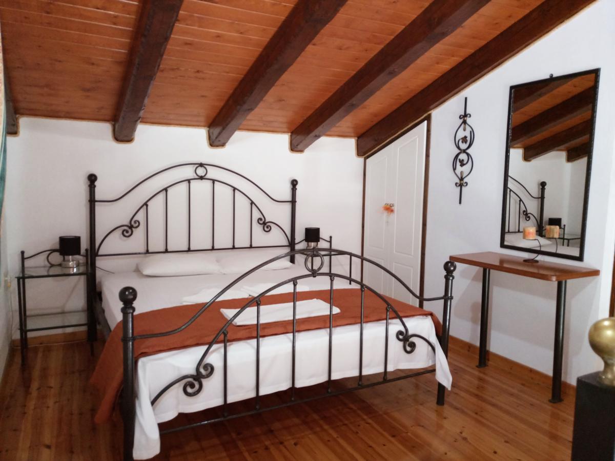 Appartement Iron House à Ágios Geórgios Extérieur photo