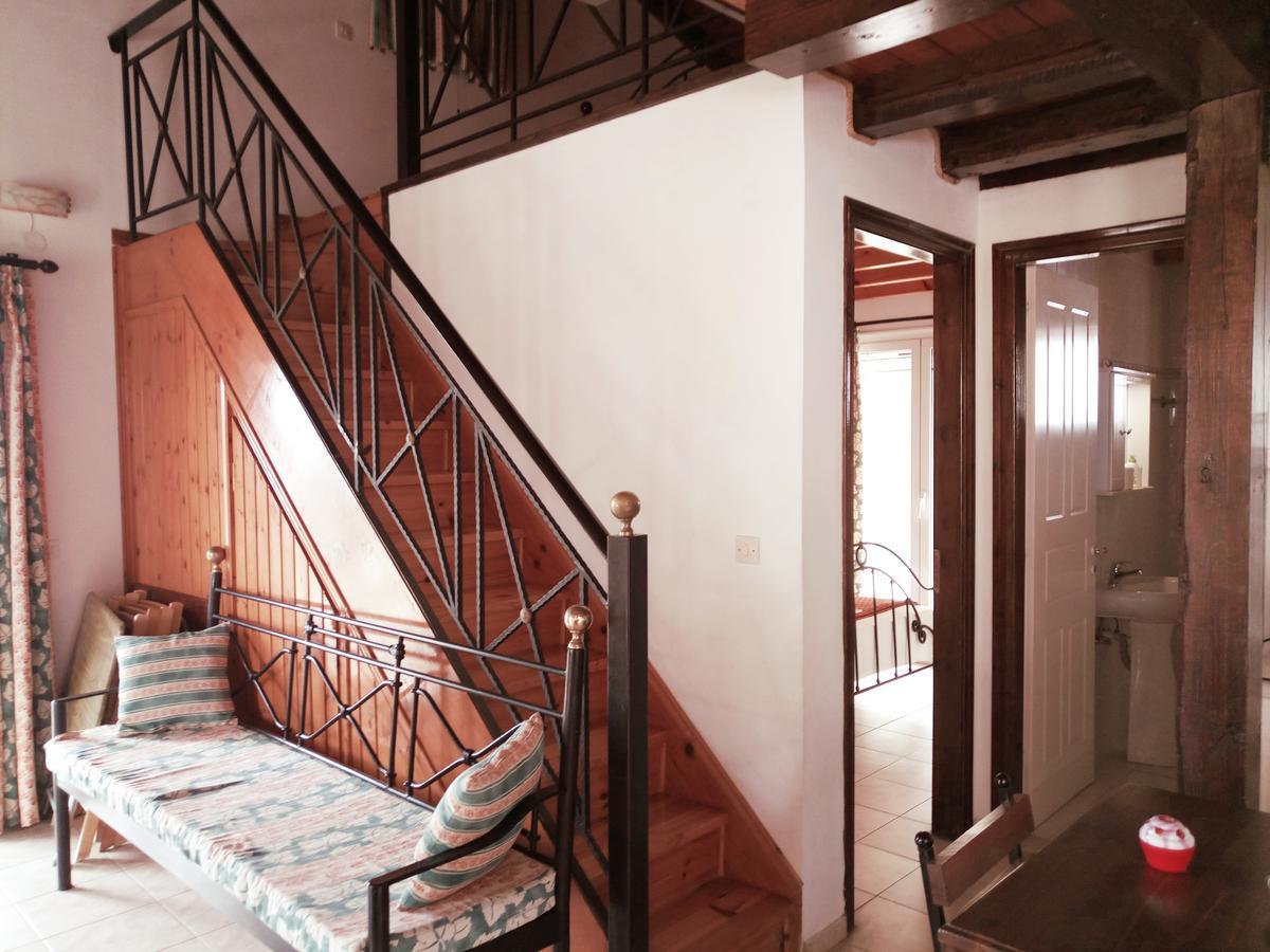 Appartement Iron House à Ágios Geórgios Extérieur photo